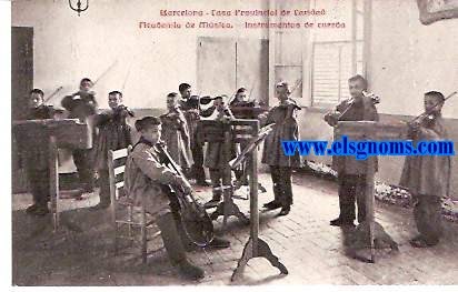 Barcelona.Casa Provincial de Caridad. Academia de Msica.I nstrumentos de cuerda.