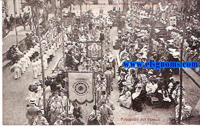 Barcelona.Casa Provincial de Caridad.Procesin del Corpus (1er plano).