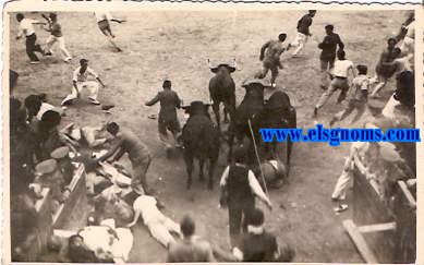 Postal fotogrfica de Encierros de los Sanfermines.. Reverso: Foto J. Galle. Pamplona. Prohibida la reproduccin. 